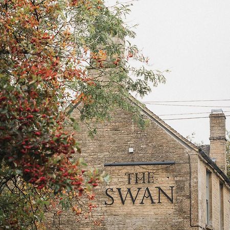Shipton under Wychwood The Swan Inn المظهر الخارجي الصورة