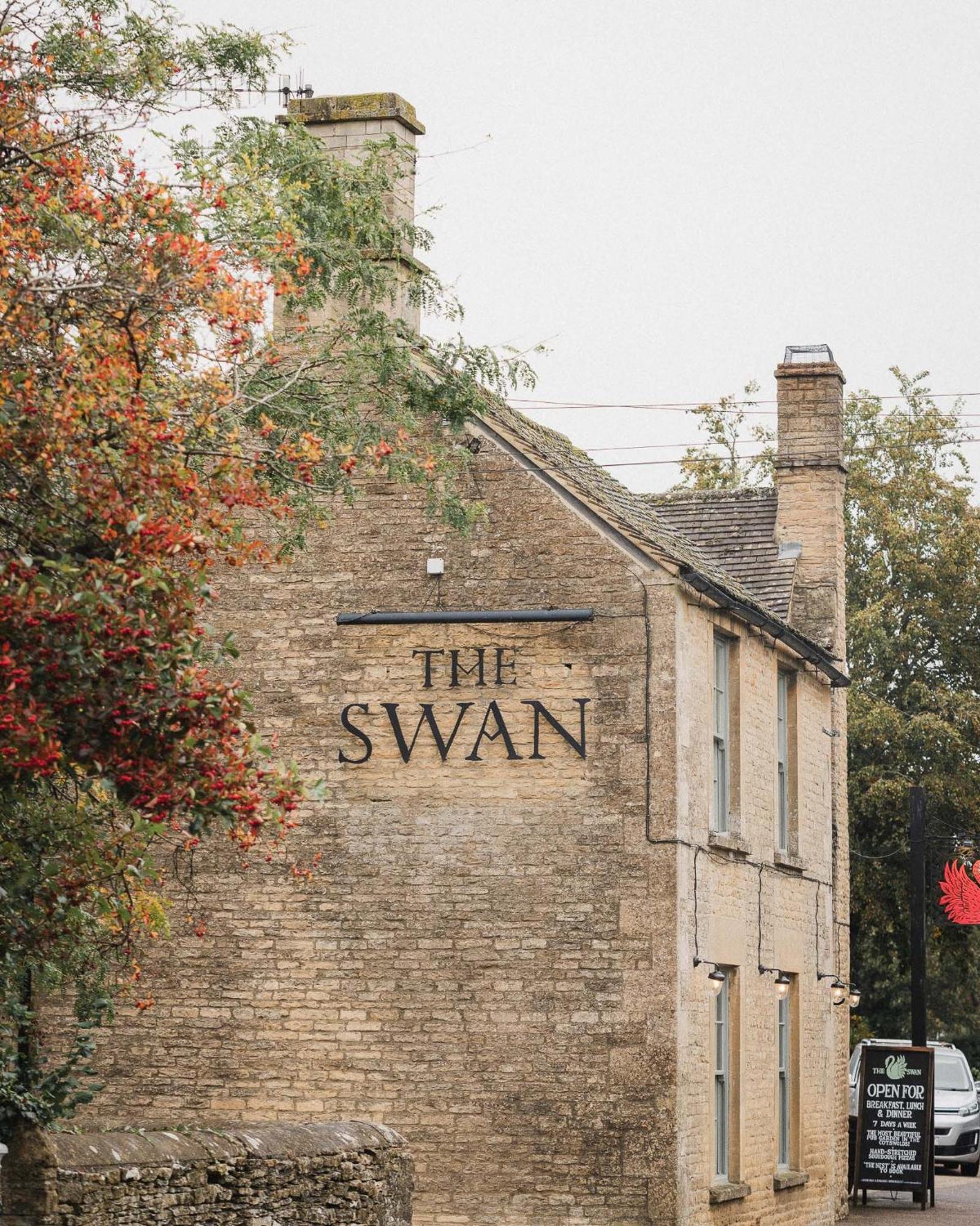 Shipton under Wychwood The Swan Inn المظهر الخارجي الصورة